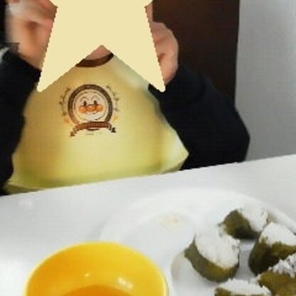 寿司飯で海苔巻きつくりました～＾＾（具なしですが・・・）
子供が巻いて、切りましたよ♪